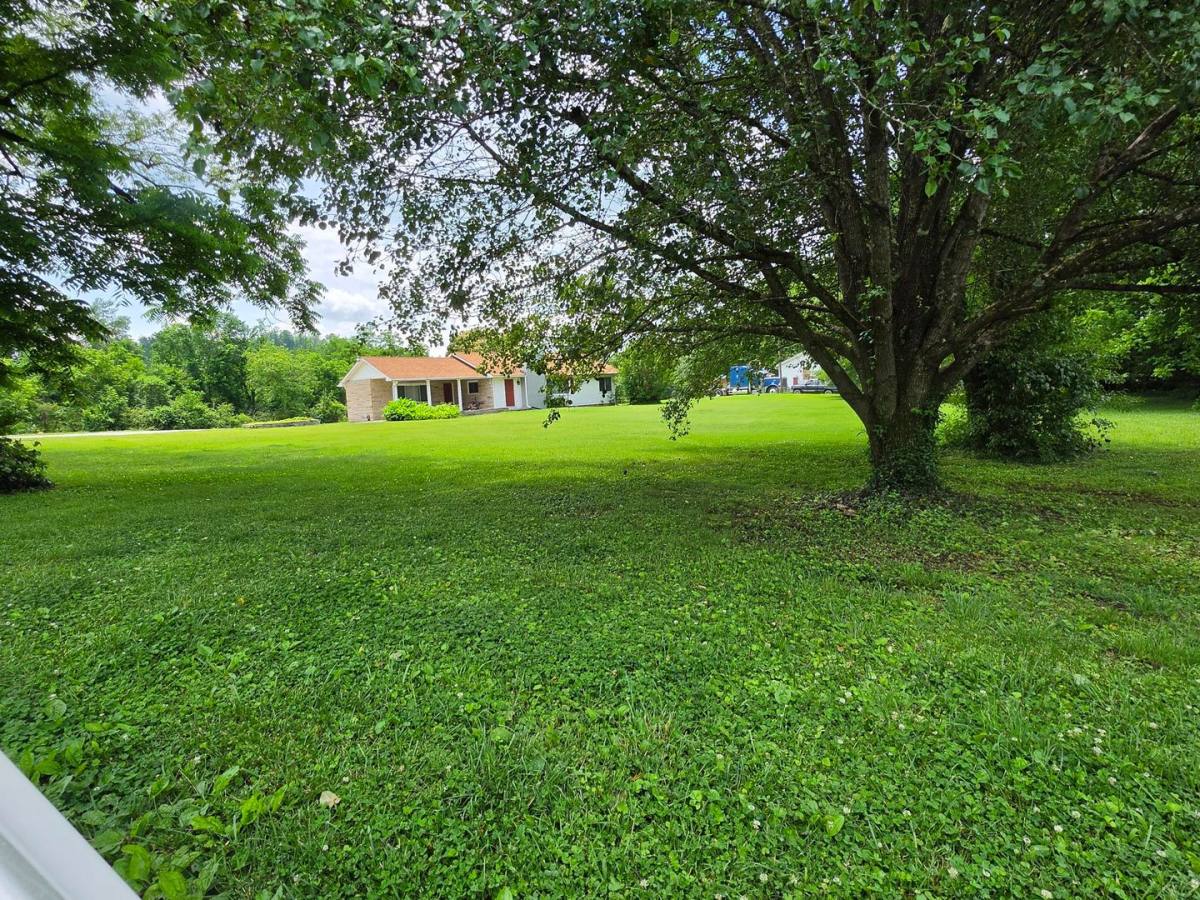 Apartment for rent at 1689 Post Oak Valley Rd, Rockwood, TN 37854