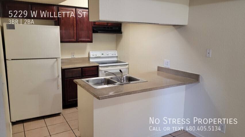 Townhouse for rent at 5229 W Willetta St, Phoenix, AZ 85043