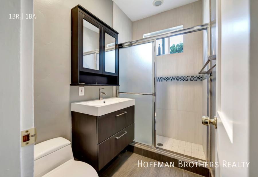 Apartment for rent at 215 S Elm Dr #104, Beverly Hills, CA 90212