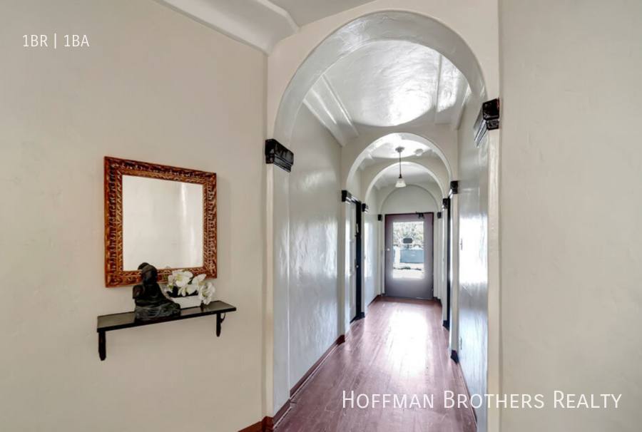 Apartment for rent at 215 S Elm Dr #104, Beverly Hills, CA 90212