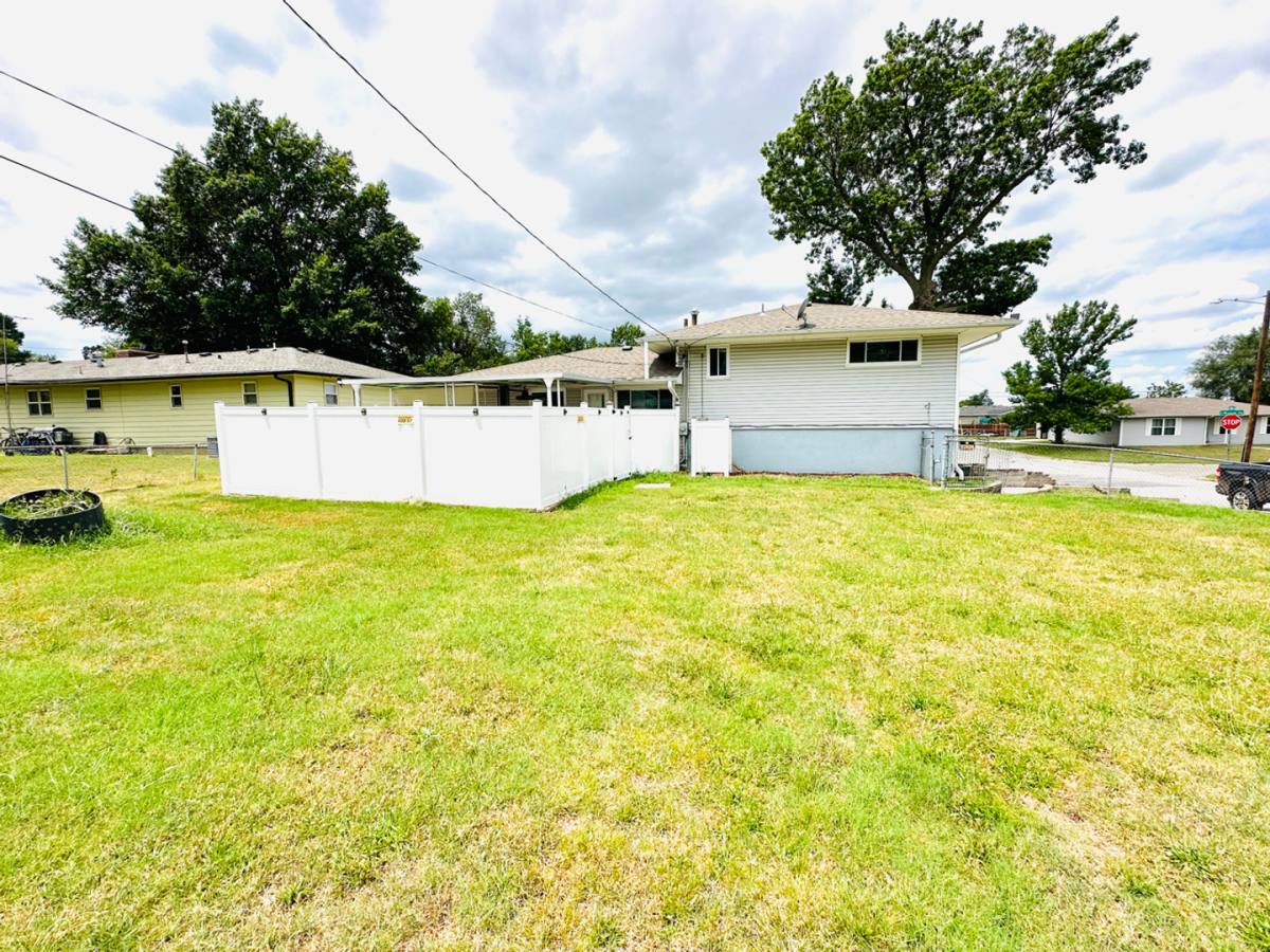 House for rent at 2801 Minnesota Ave, Joplin, MO 64804