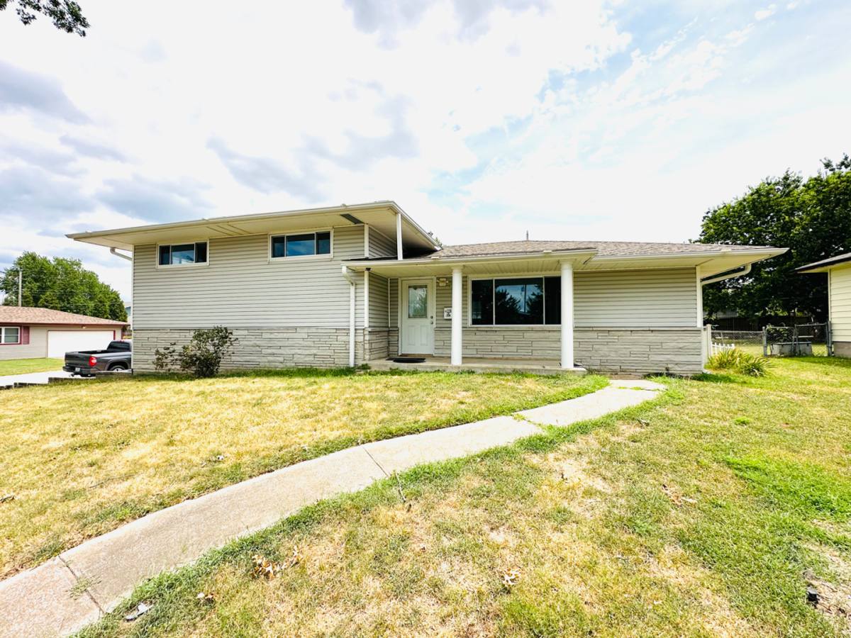 House for rent at 2801 Minnesota Ave, Joplin, MO 64804