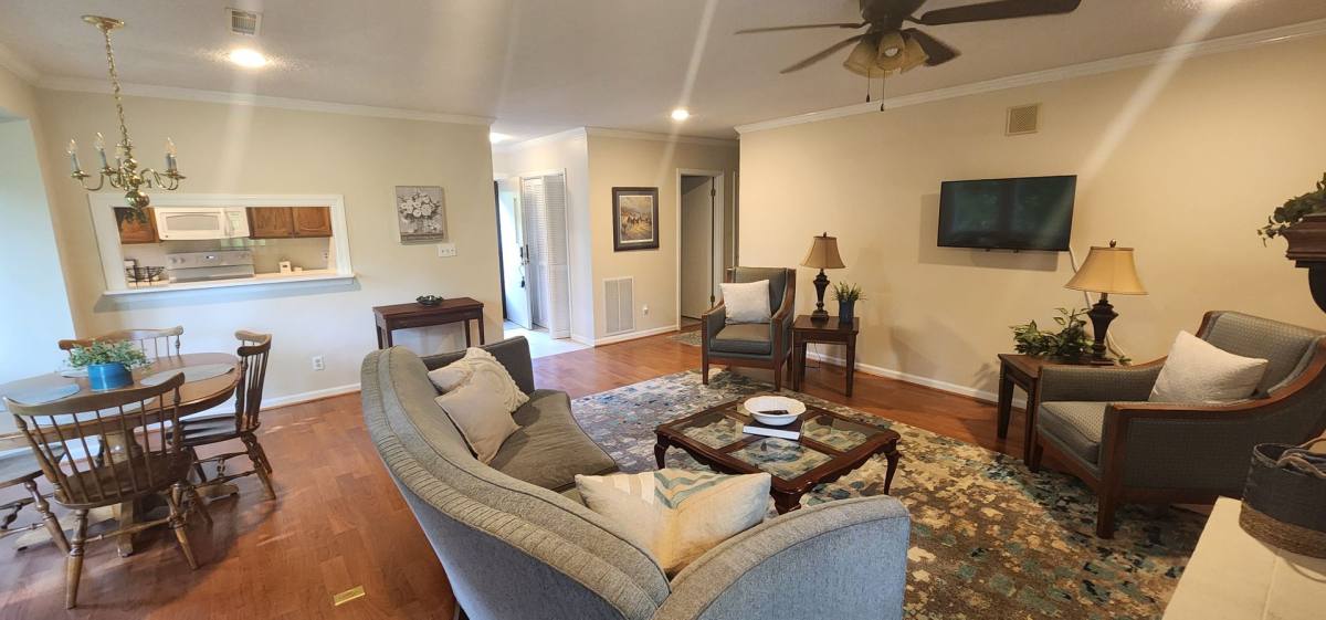 Condo for rent at 121 Forest View Dr, Winston Salem, NC 27104