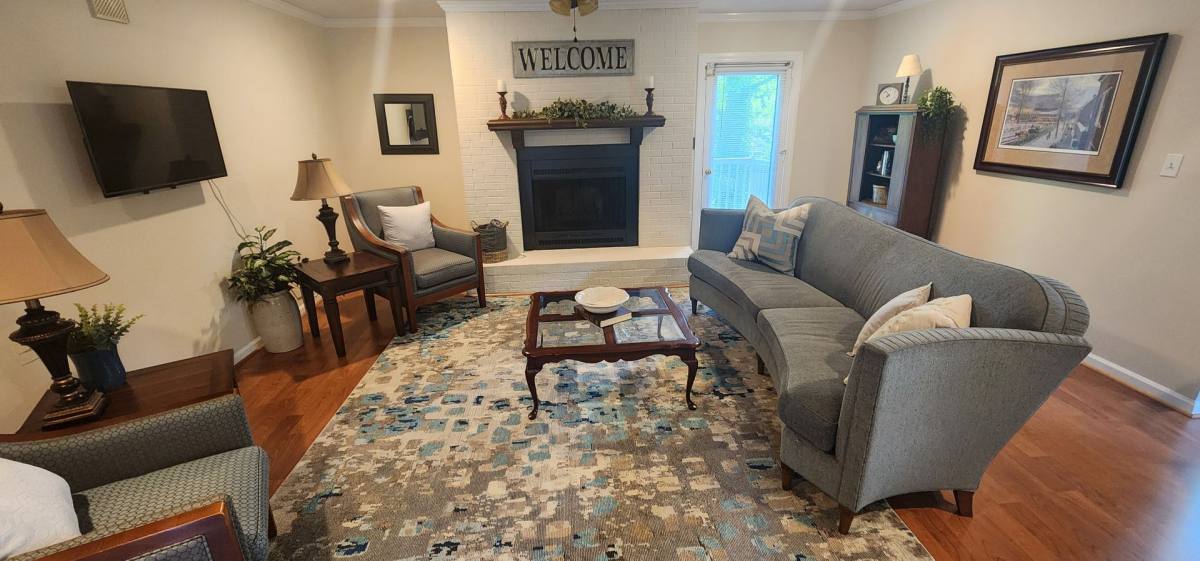 Condo for rent at 121 Forest View Dr, Winston Salem, NC 27104