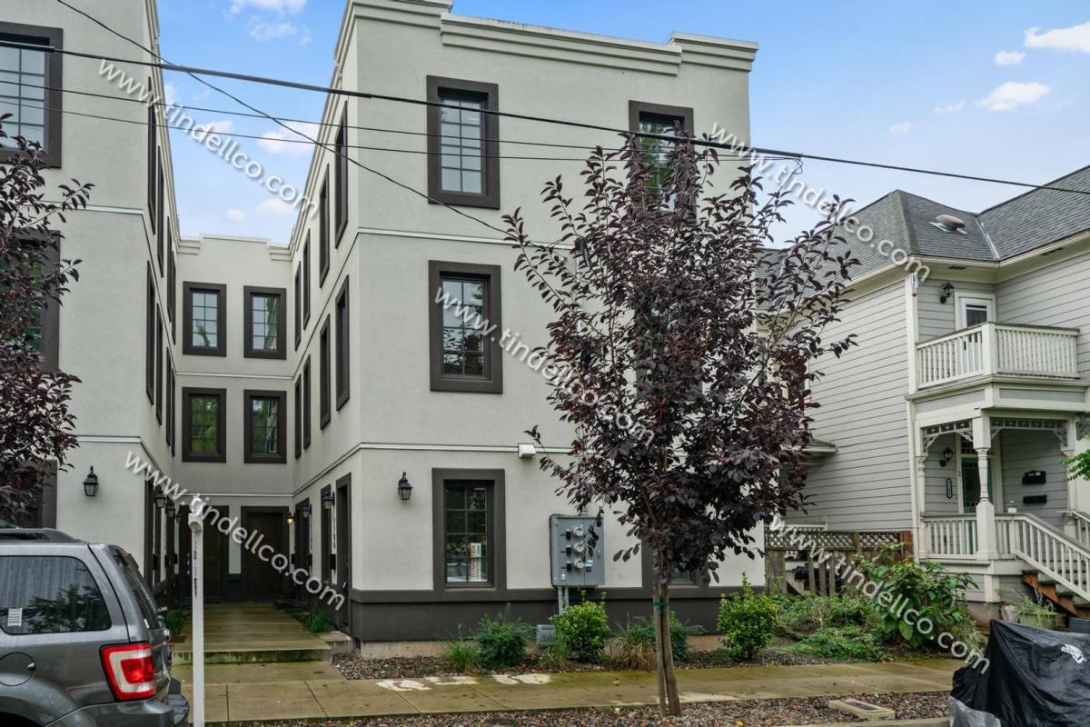 Apartment for rent at 1106-1110 SE Lincoln St, Portland, OR 97214