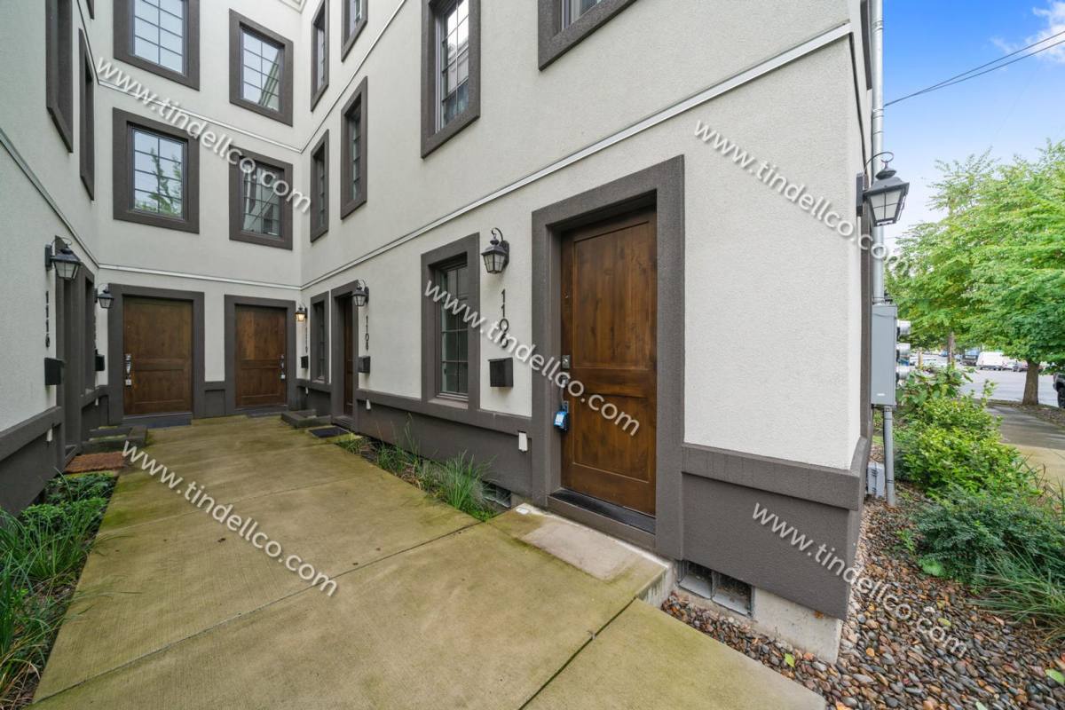 Apartment for rent at 1106-1110 SE Lincoln St, Portland, OR 97214