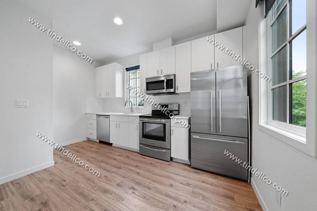 Apartment for rent at 1106-1110 SE Lincoln St, Portland, OR 97214