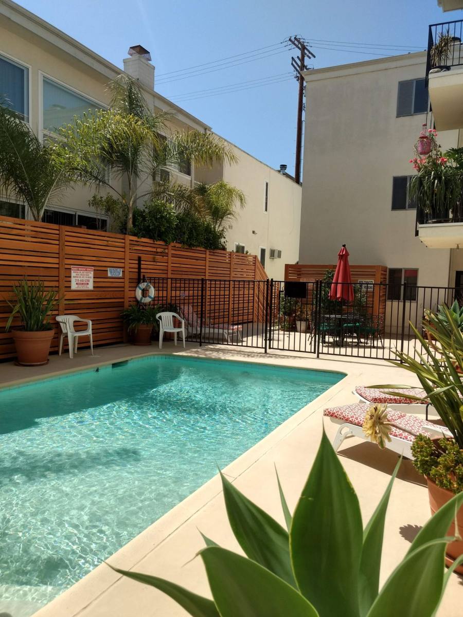 Apartment for rent at 8607 Tuscany Ave, Playa Del Rey, CA 90293