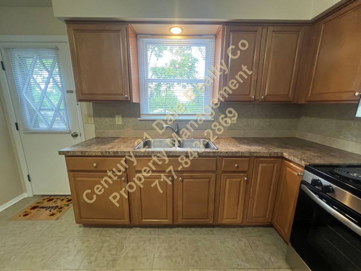 House for rent at 74 Tonden Dr, York, PA 17402