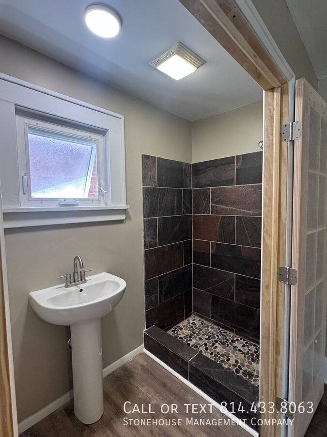 House for rent at 306 Poplar St, Erie, PA 16507