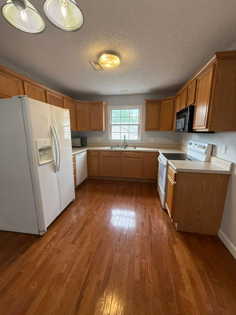 Condo for rent at 202 Landon Trail, Jonesborough, TN 37659