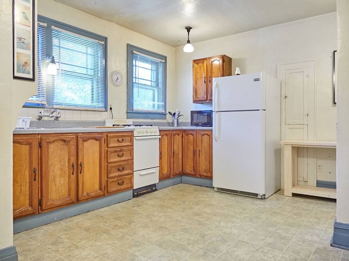 Apartment for rent at 504 SW 10th St, Gainesville, FL 32601