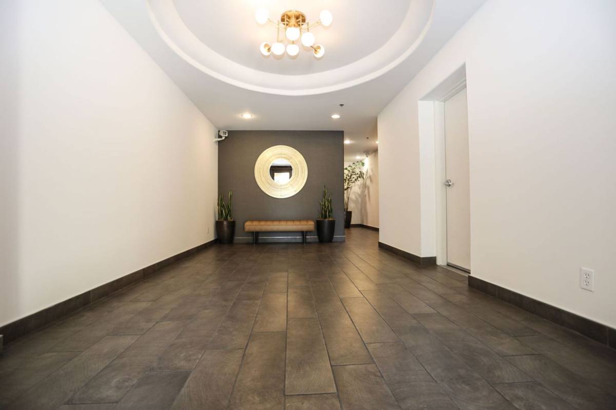 Apartment for rent at 12032 Guerin St, Studio City, CA 91604