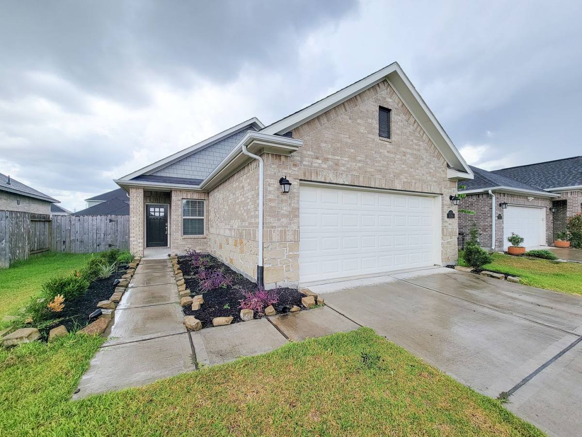 House for rent at 31351 Horseshoe Meadow Bend, Fulshear, TX 77441