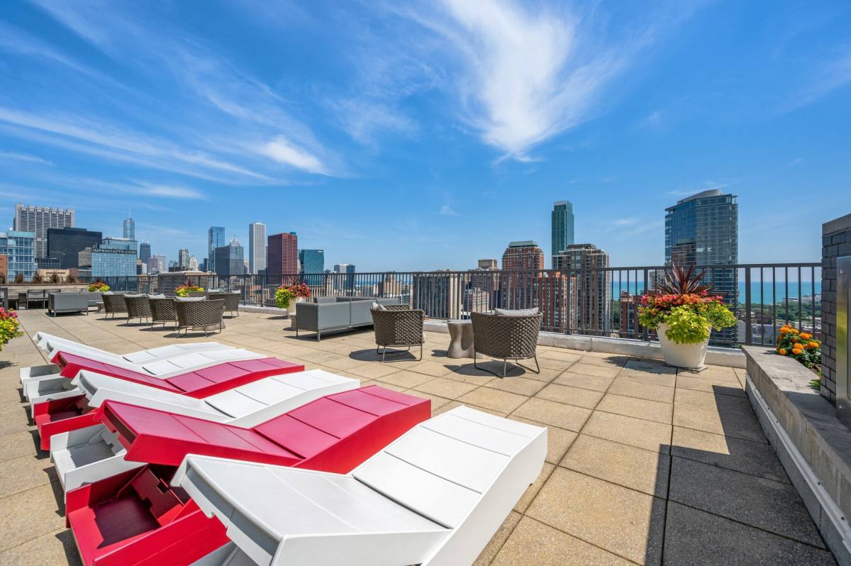 Apartment for rent at 900 S Clark St, Chicago, IL 60605
