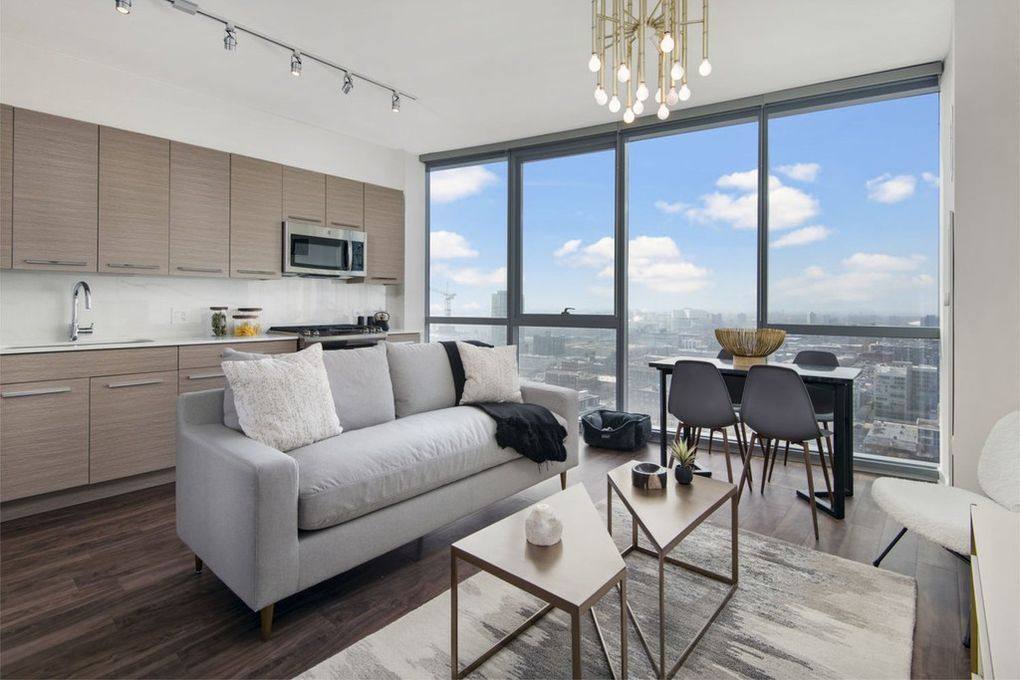 Apartment for rent at 727 W Madison St, Chicago, IL 60661