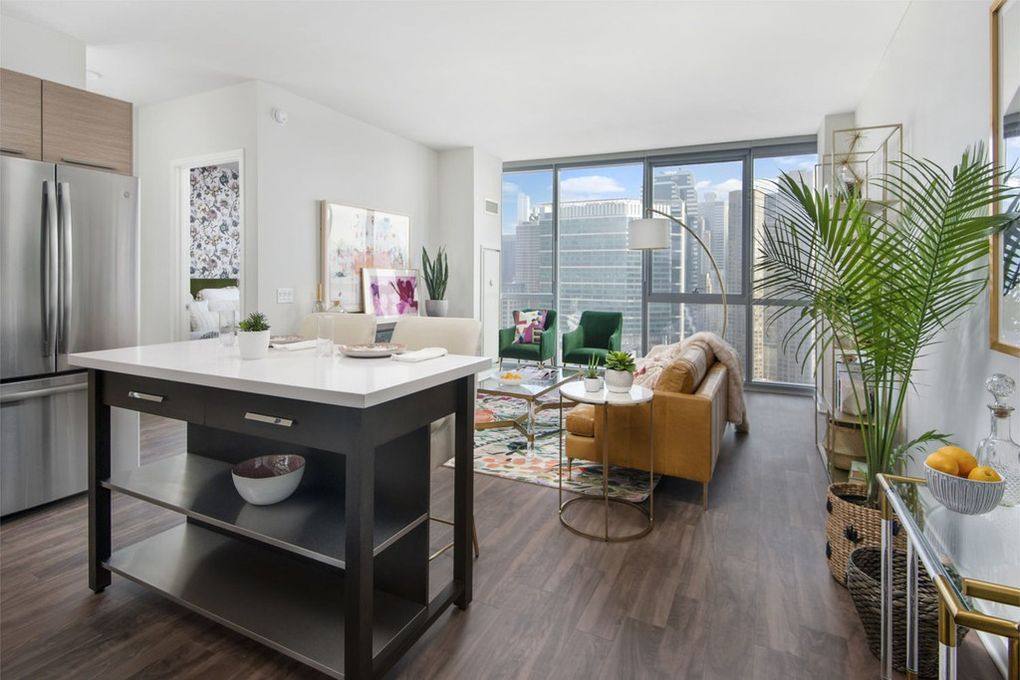 Apartment for rent at 727 W Madison St, Chicago, IL 60661