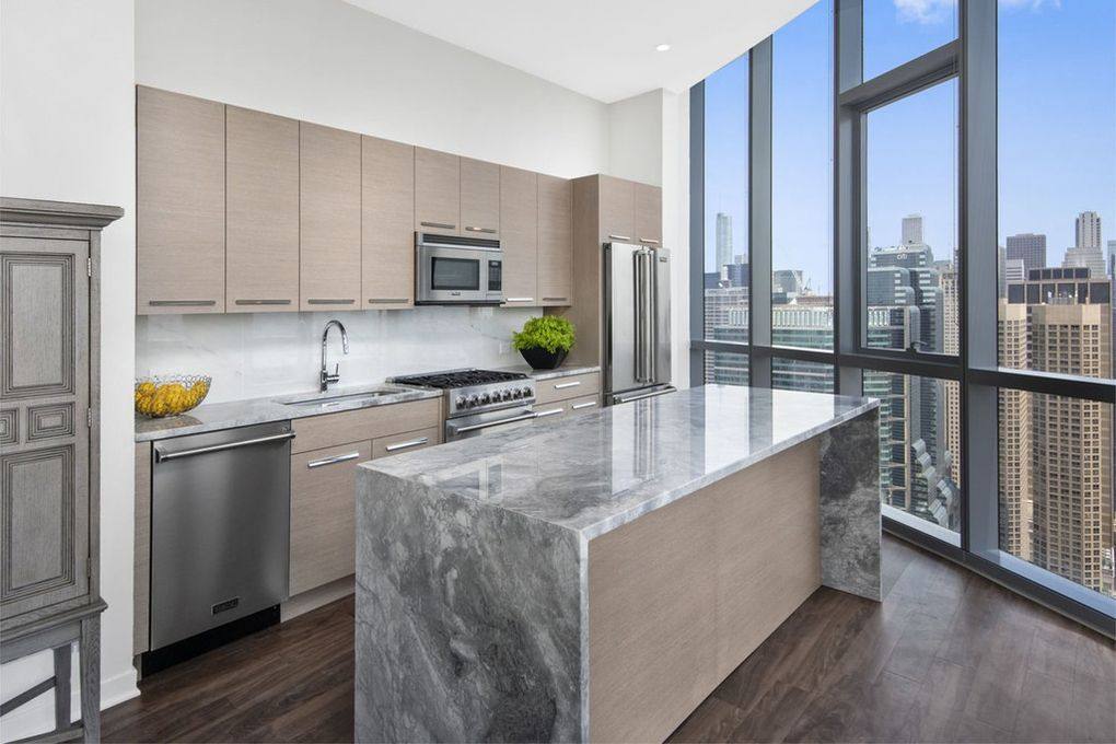 Apartment for rent at 727 W Madison St, Chicago, IL 60661