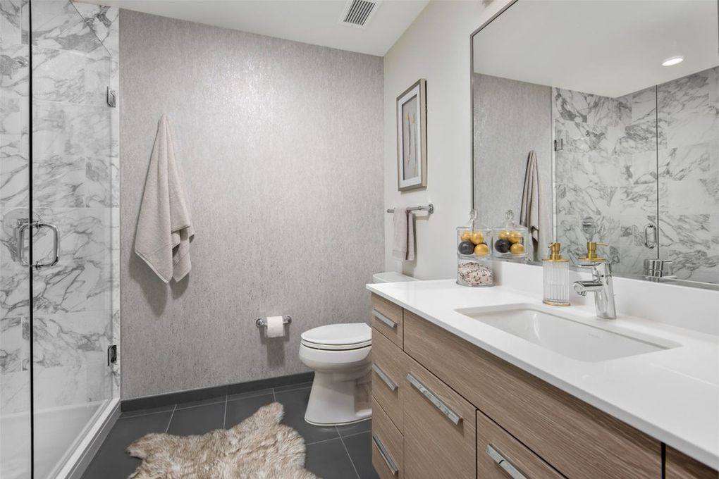 Apartment for rent at 727 W Madison St, Chicago, IL 60661