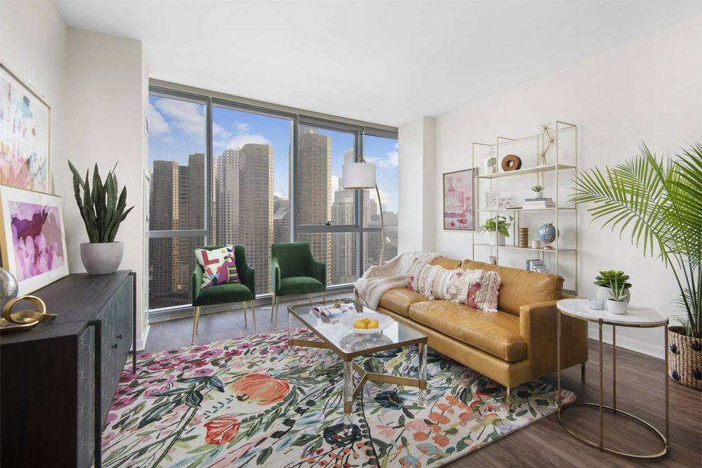 Apartment for rent at 727 W Madison St, Chicago, IL 60661
