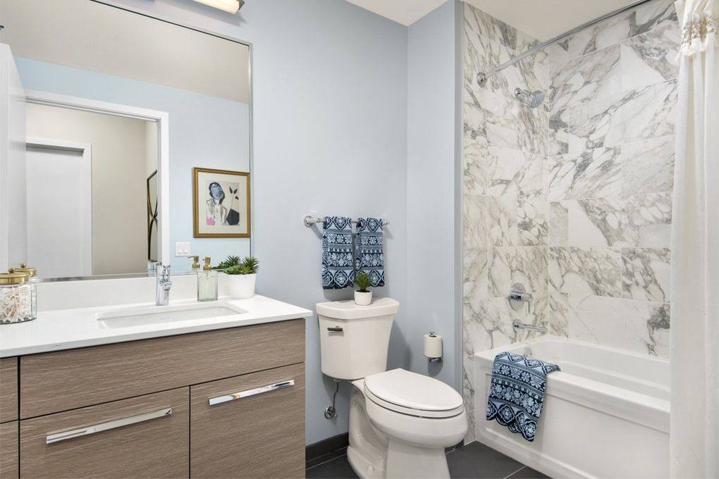 Apartment for rent at 727 W Madison St, Chicago, IL 60661