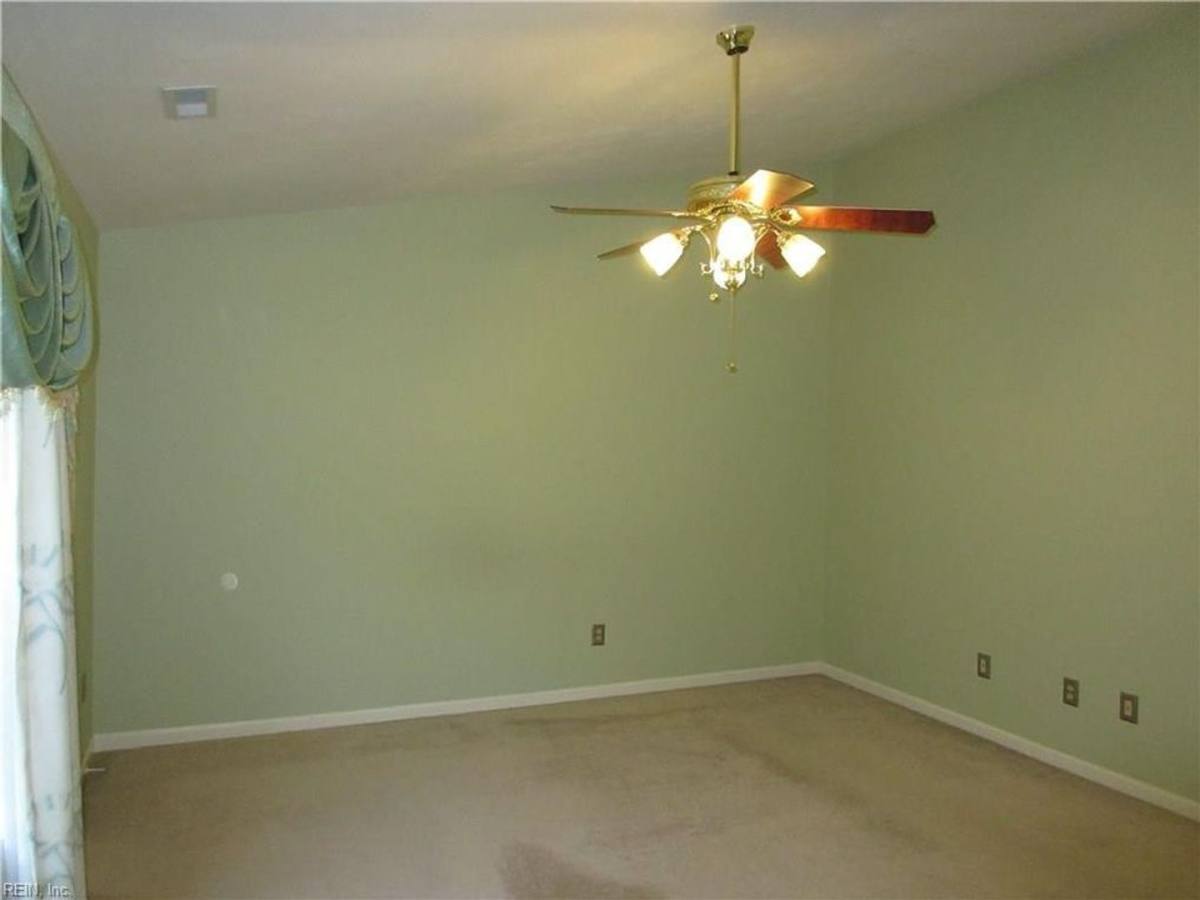 Townhouse for rent at 110 Foundry Court, Yorktown, VA 23693