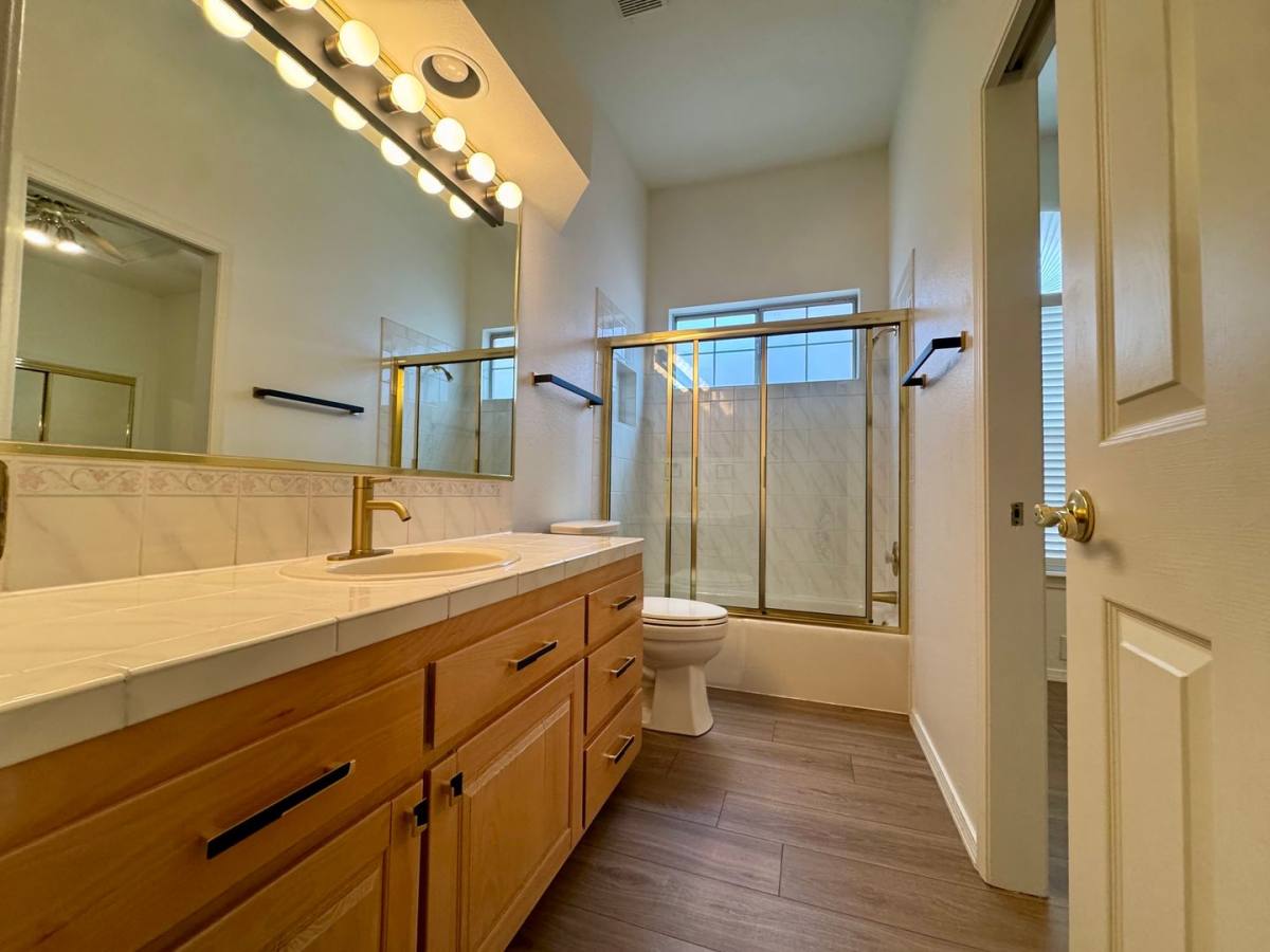 Townhouse for rent at 9301 Ironshore NE, Albuquerque, NM 87111