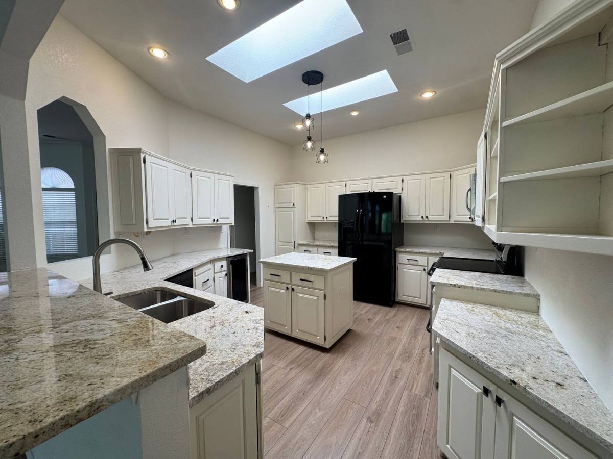 Townhouse for rent at 9301 Ironshore NE, Albuquerque, NM 87111