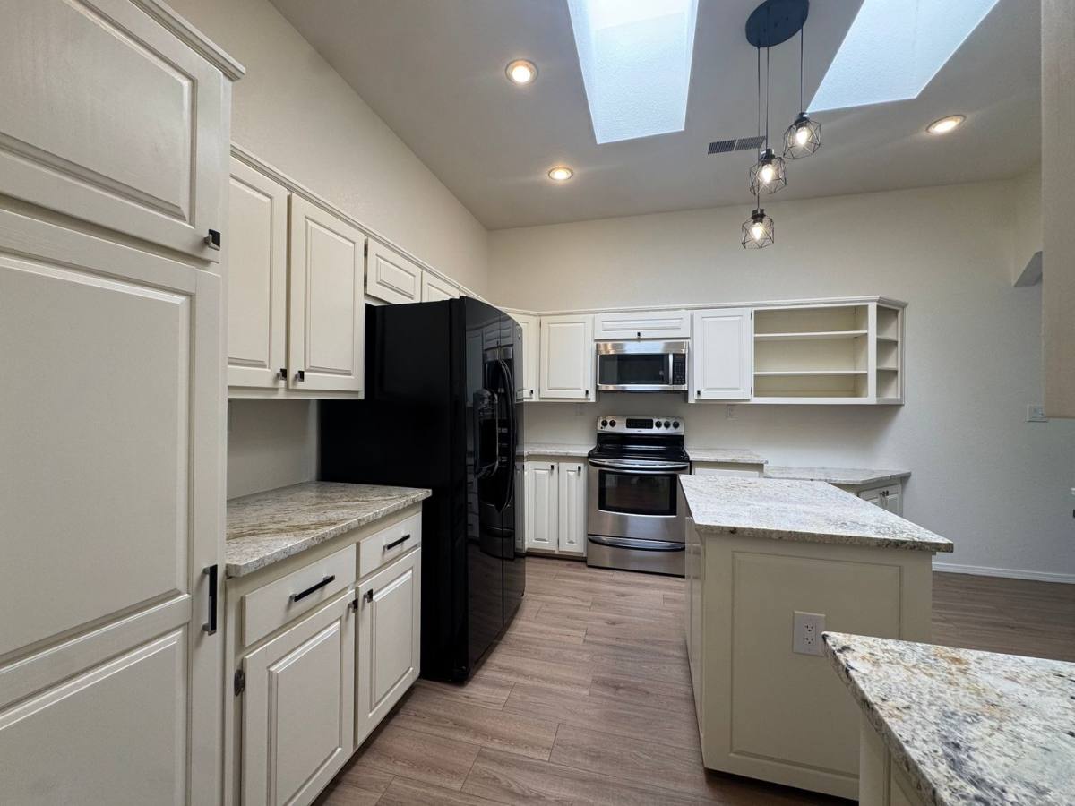 Townhouse for rent at 9301 Ironshore NE, Albuquerque, NM 87111