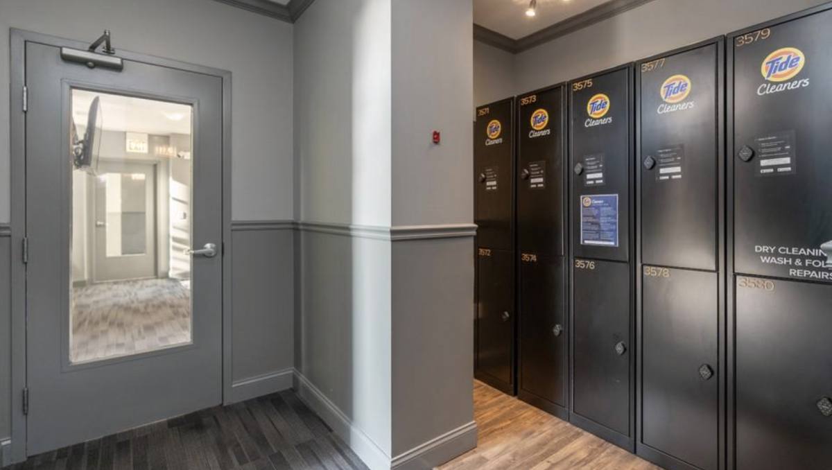 Apartment for rent at 1935 S Wabash Ave, Chicago, IL 60605