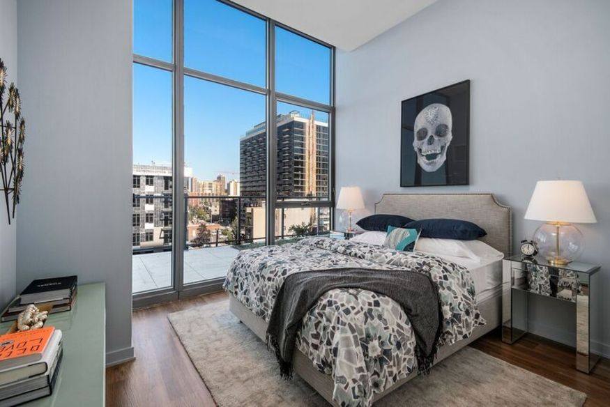 Apartment for rent at 347 W Chestnut St, Chicago, IL 60610