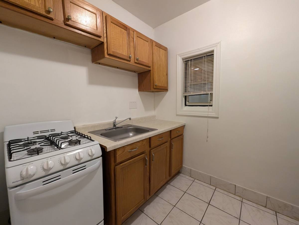 Apartment for rent at 4851 N Damen, Chicago, IL 60625