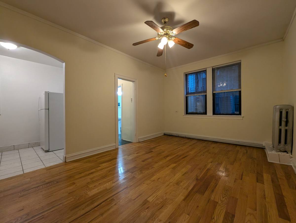 Apartment for rent at 4851 N Damen, Chicago, IL 60625