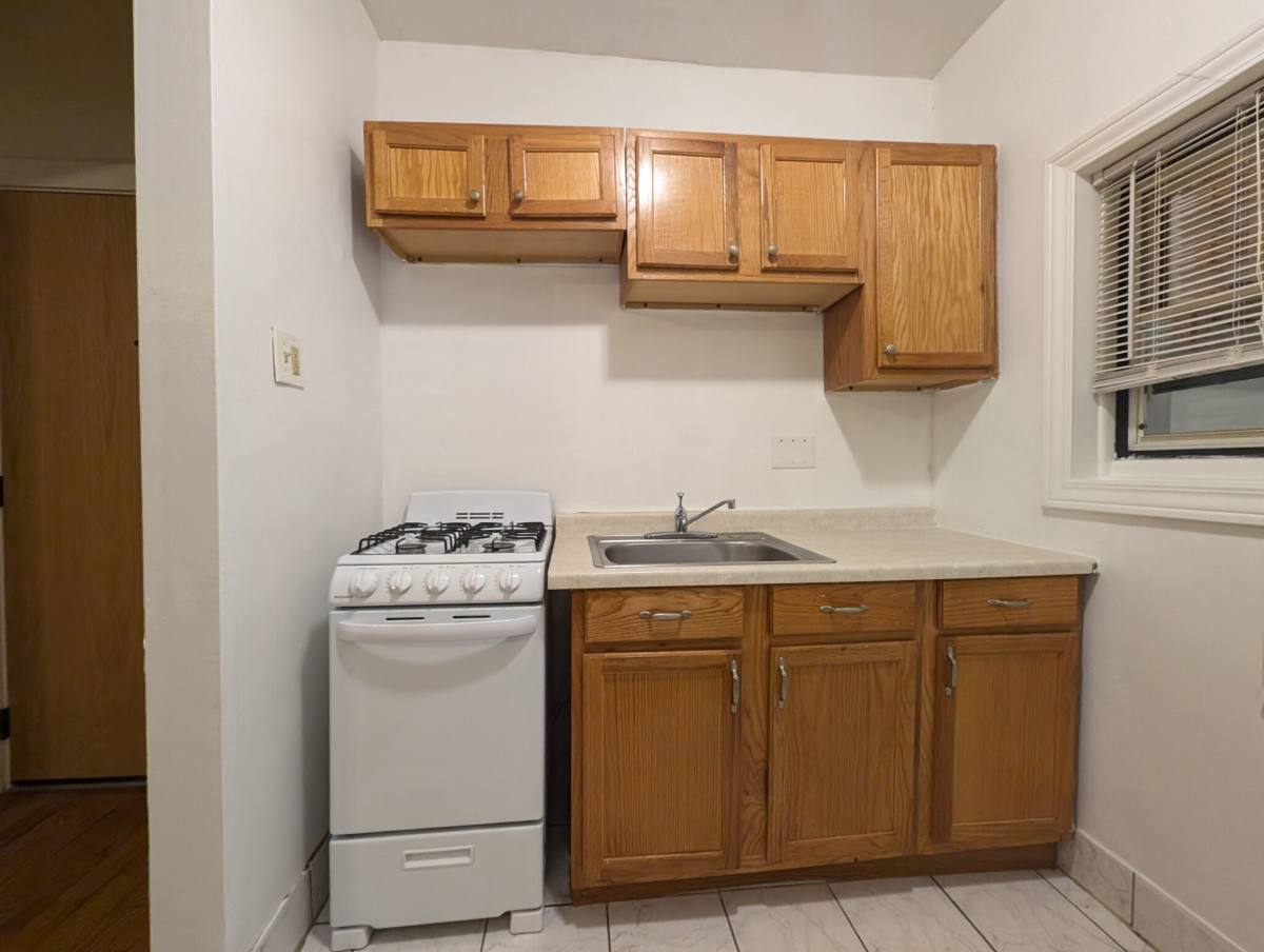 Apartment for rent at 4851 N Damen, Chicago, IL 60625