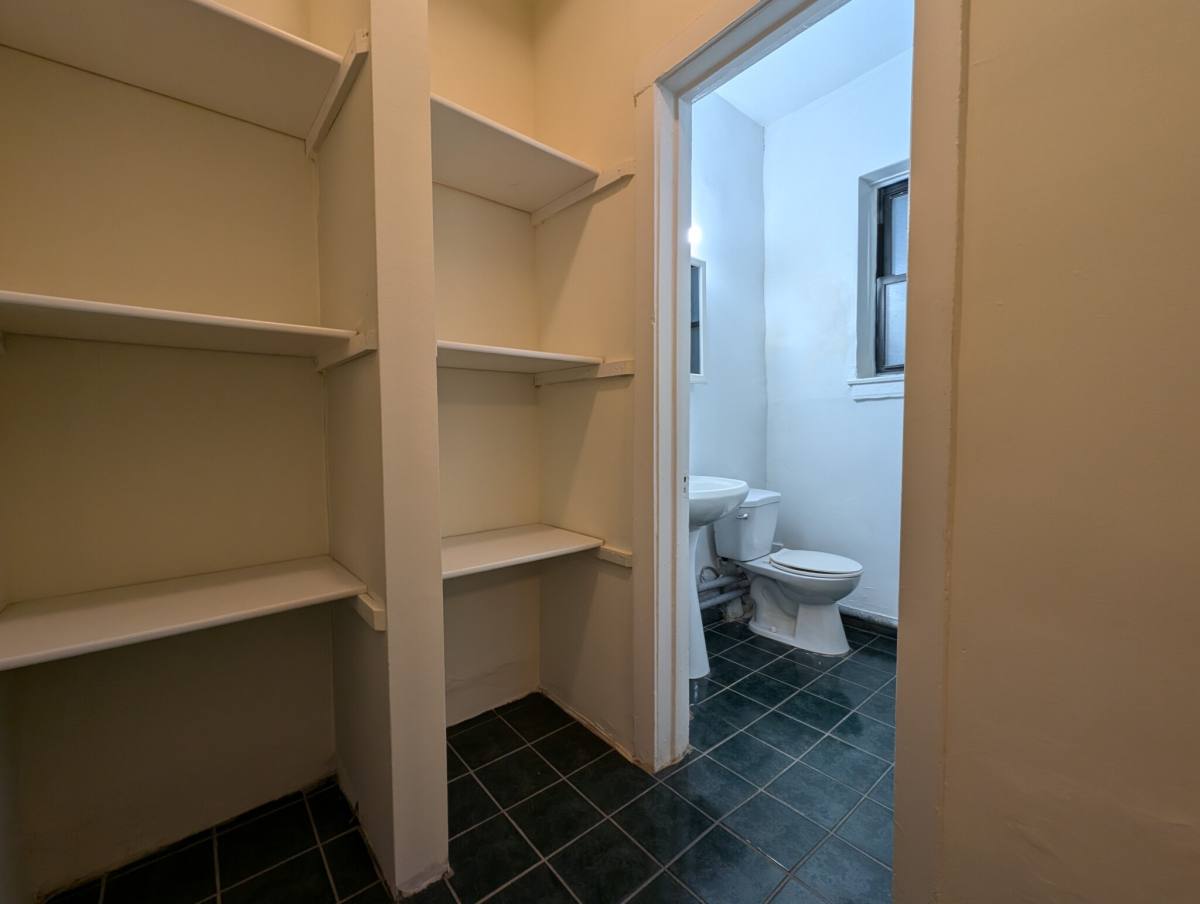 Apartment for rent at 4851 N Damen, Chicago, IL 60625
