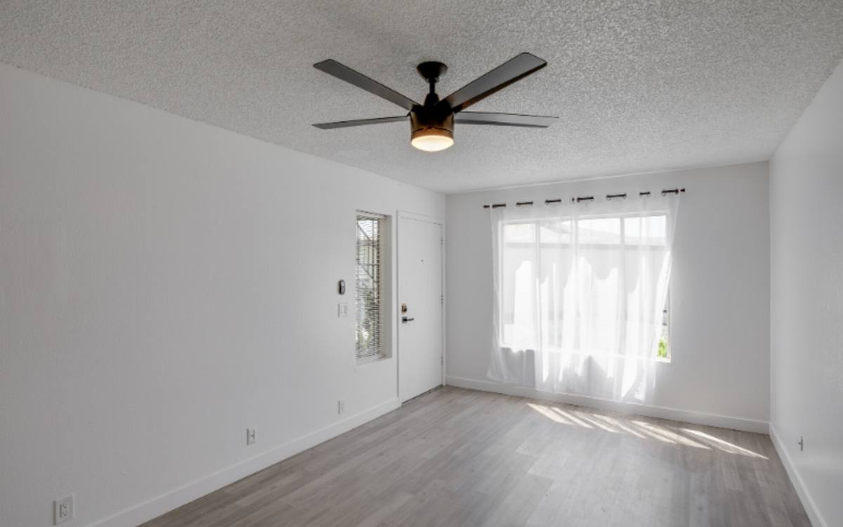Apartment for rent at 2039 & 2015 W Union Hills Dr, Phoenix, AZ 85027