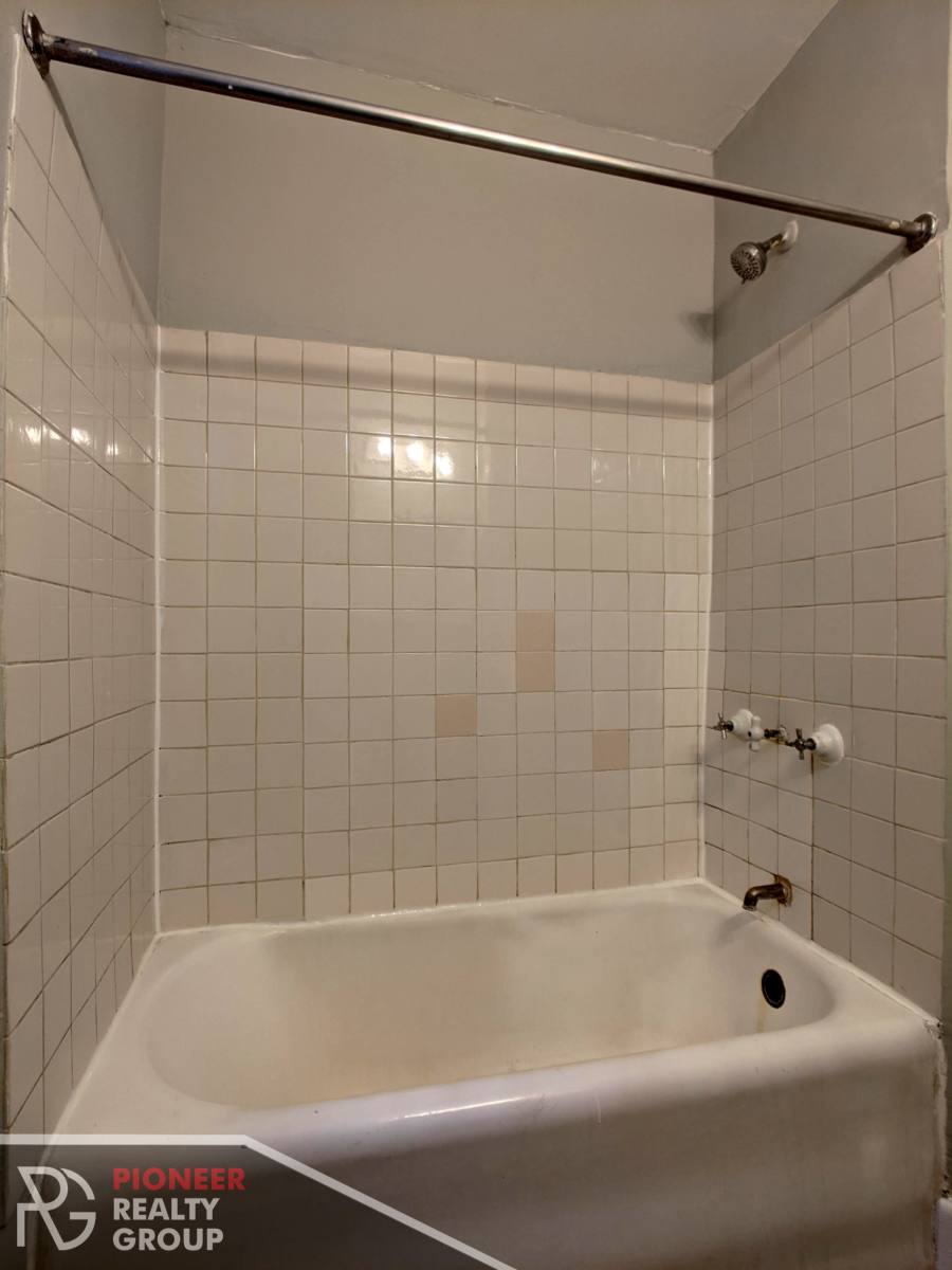 Apartment for rent at 3831 N Fremont, Chicago, IL 60613