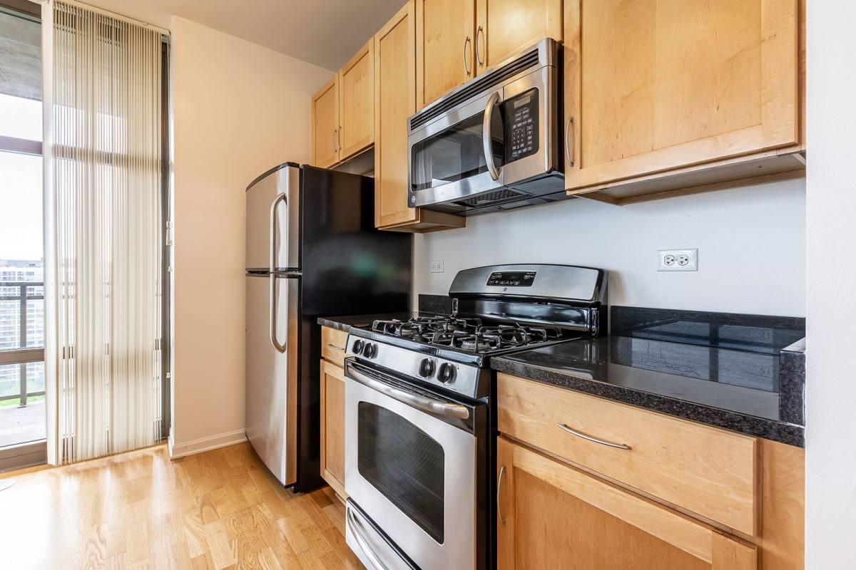 Apartment for rent at 8 E 9th St, Chicago, IL 60605
