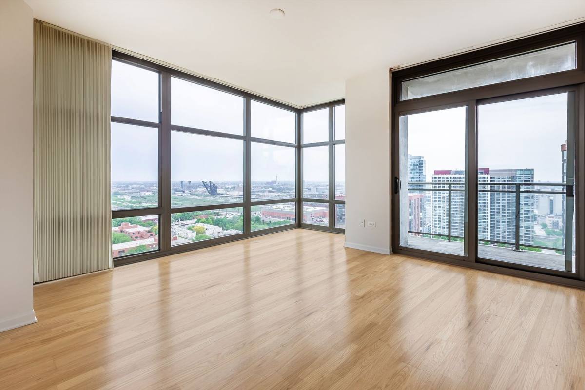 Apartment for rent at 8 E 9th St, Chicago, IL 60605