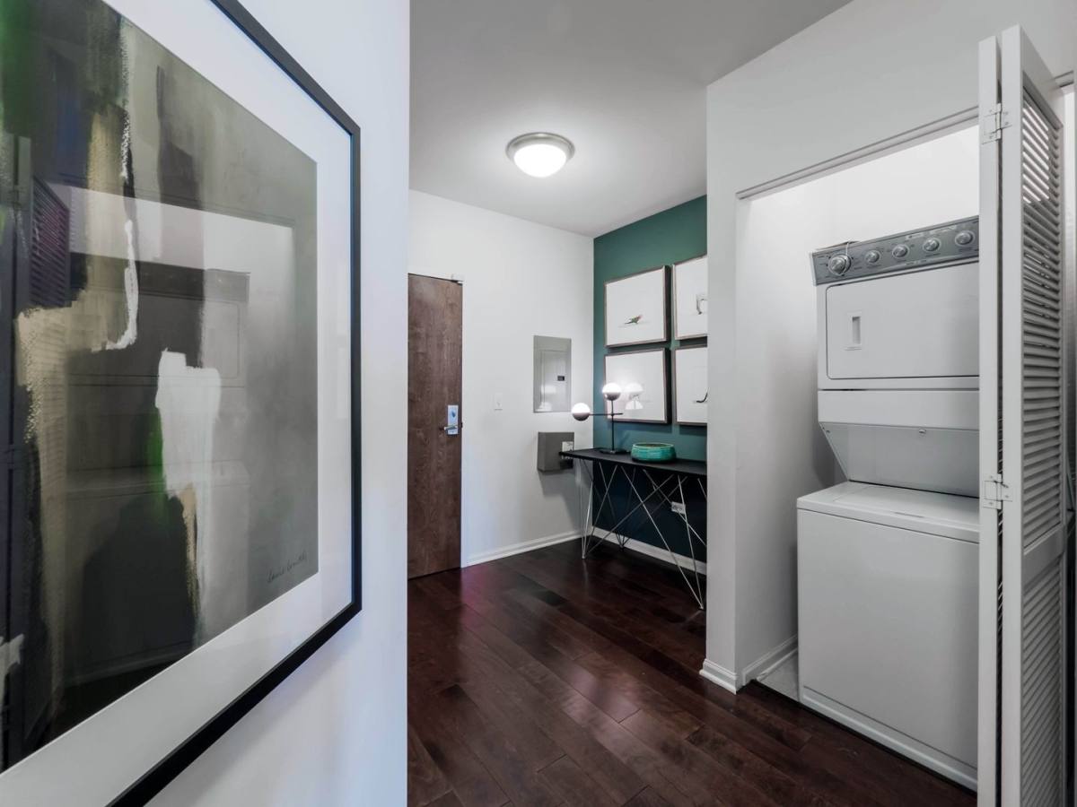 Apartment for rent at 8 E 9th St, Chicago, IL 60605