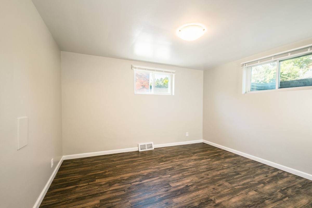 Apartment for rent at 3911 N 52nd St, Omaha, NE 68104