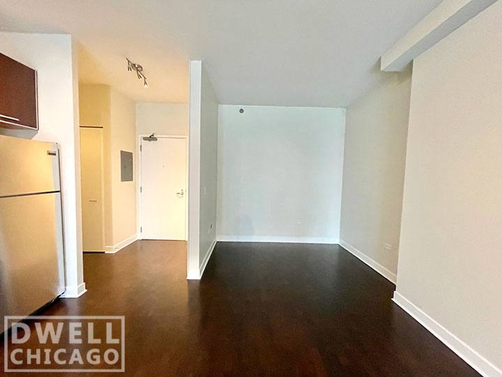 Apartment for rent at 670 W Wayman St, Chicago, IL 60661
