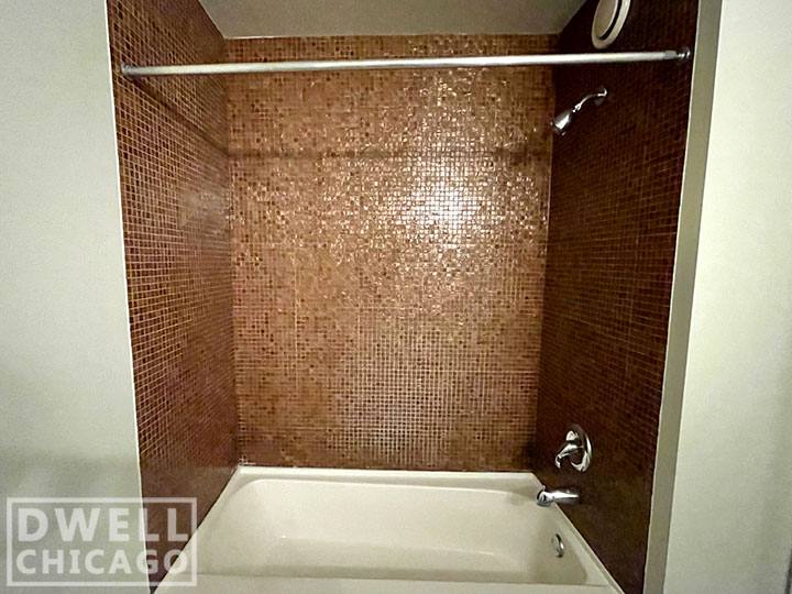 Apartment for rent at 670 W Wayman St, Chicago, IL 60661