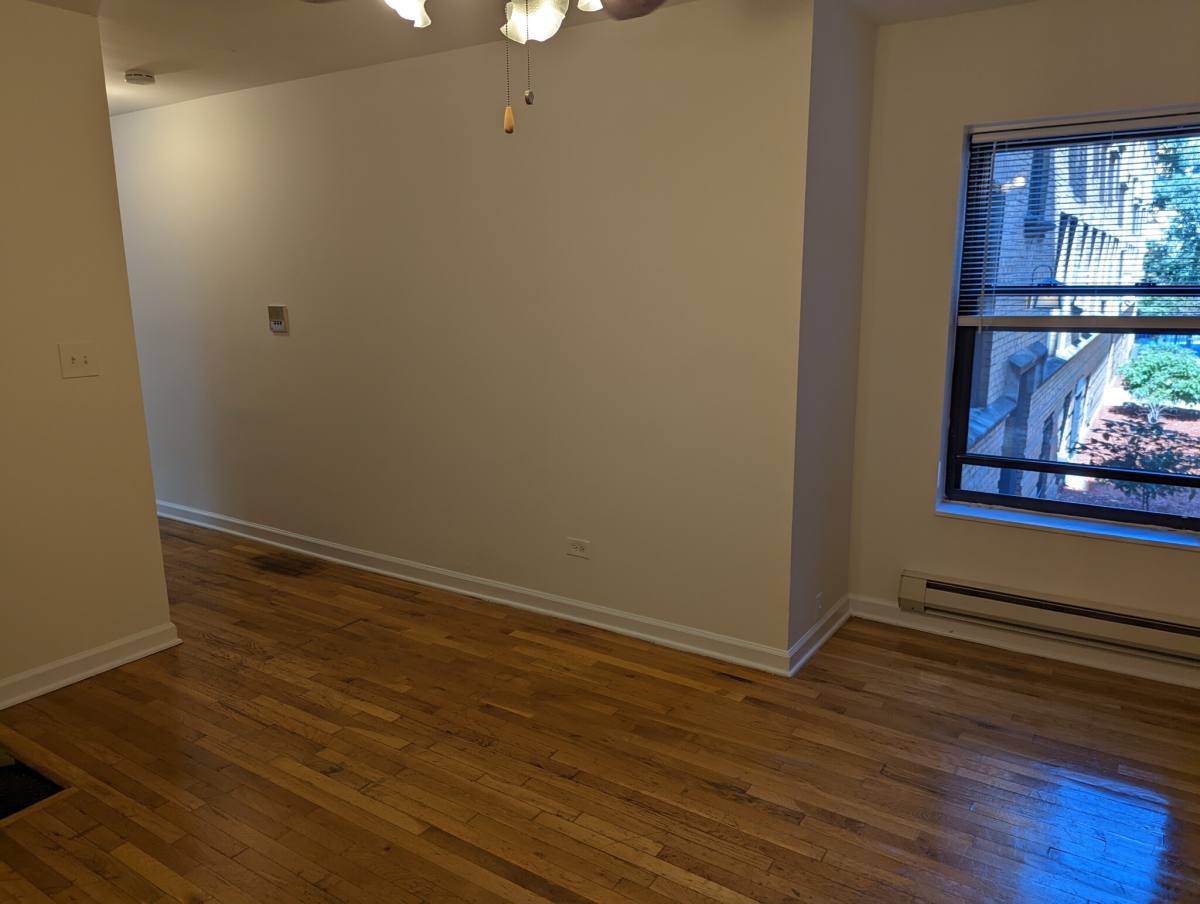Apartment for rent at 815 W Cornelia, Chicago, IL 60657