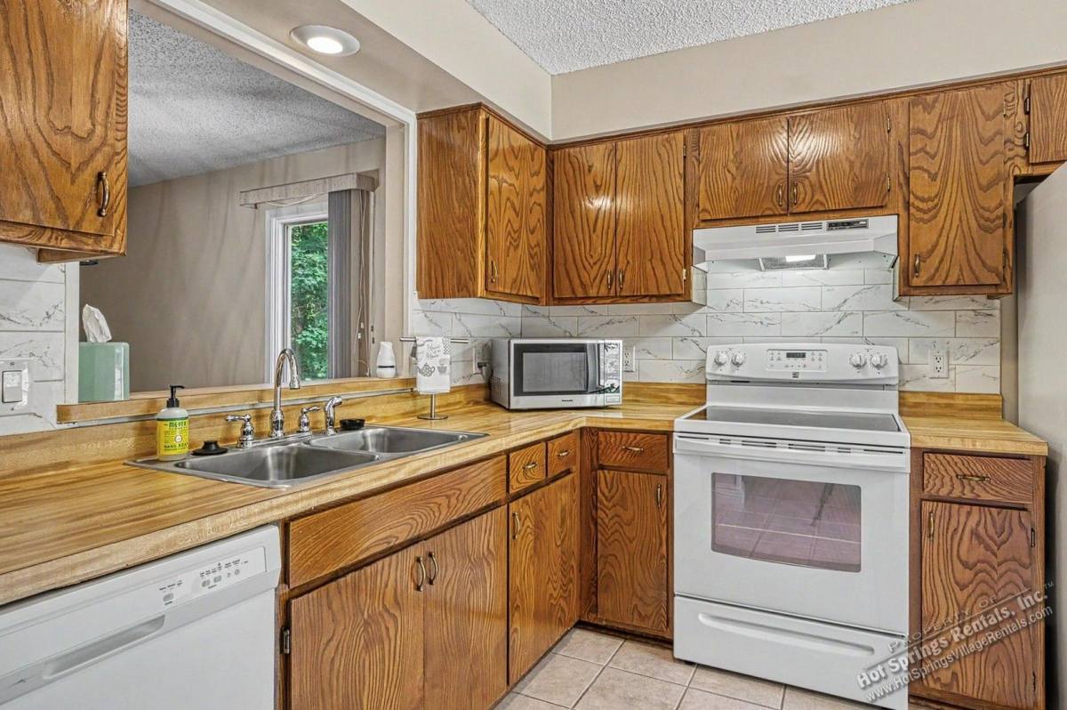 Townhouse for rent at 5 Cortez Lane, Hot Springs Village, AR 71909