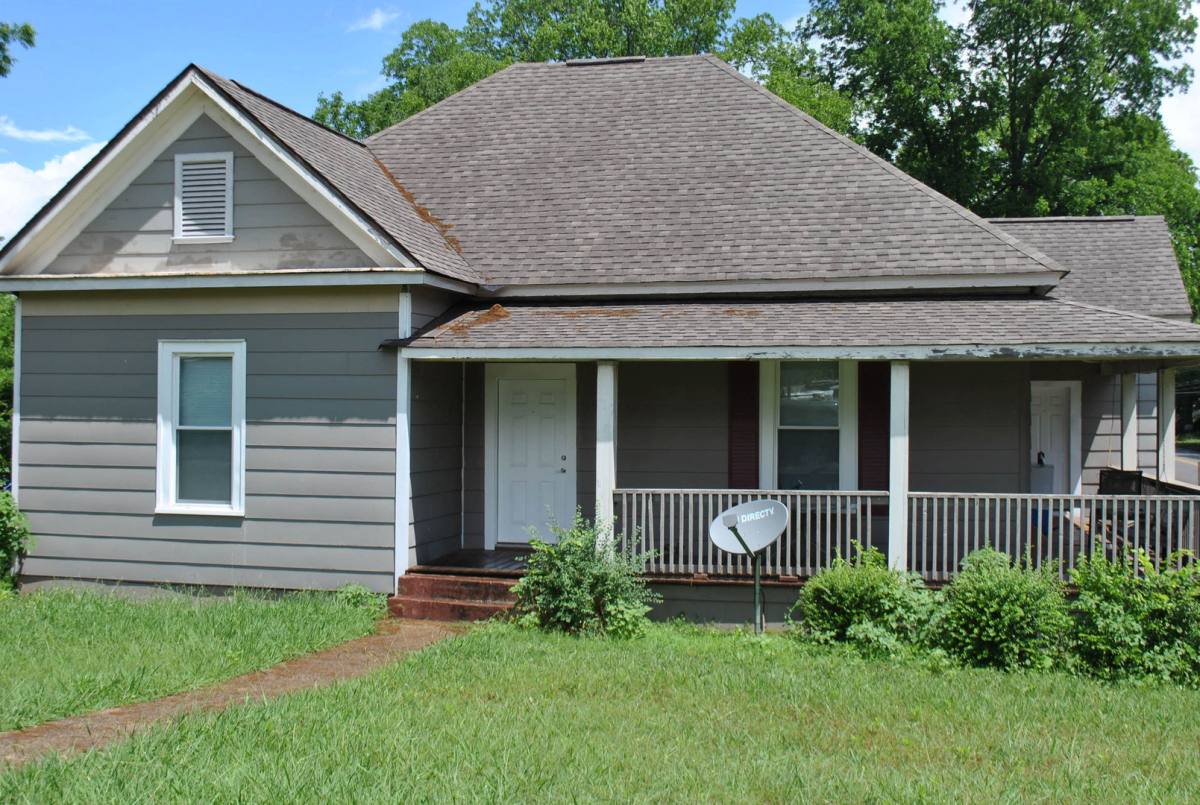 House for rent at 701 Francis St W, Jacksonville, AL 36265