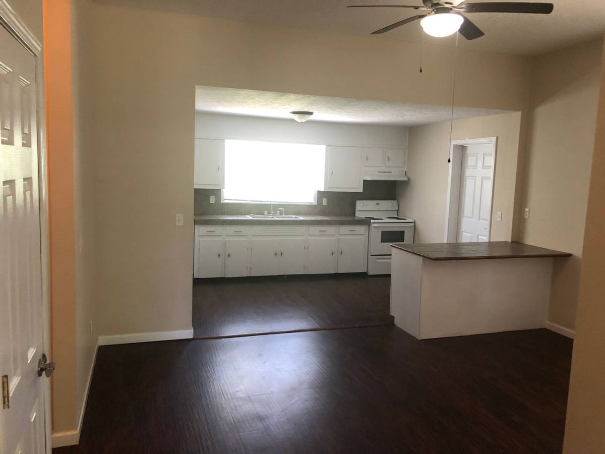 House for rent at 701 Francis St W, Jacksonville, AL 36265