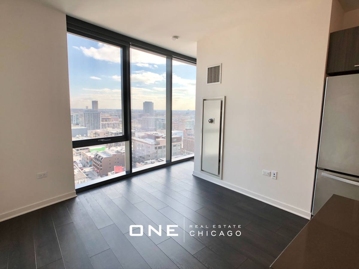 Apartment for rent at 724 W Couch, Chicago, IL 60661