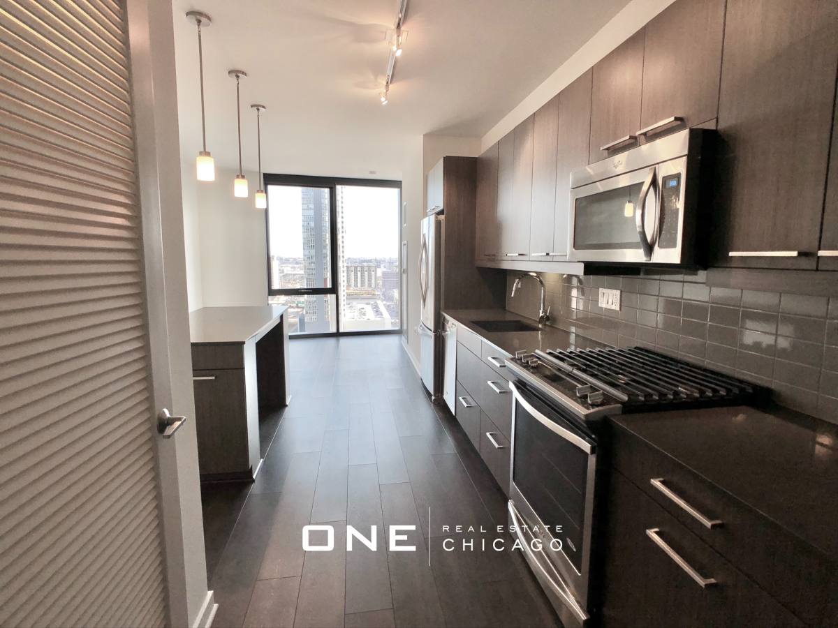Apartment for rent at 724 W Couch, Chicago, IL 60661