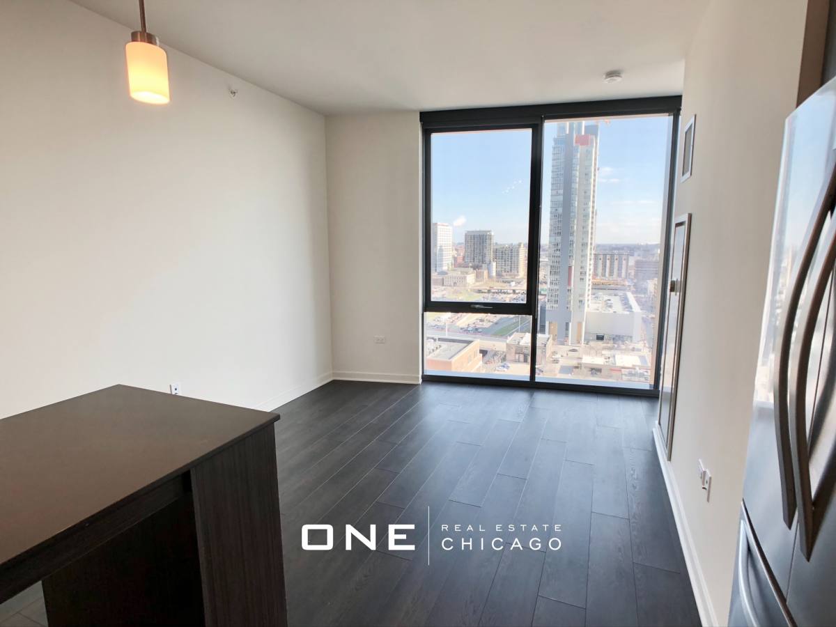 Apartment for rent at 724 W Couch, Chicago, IL 60661